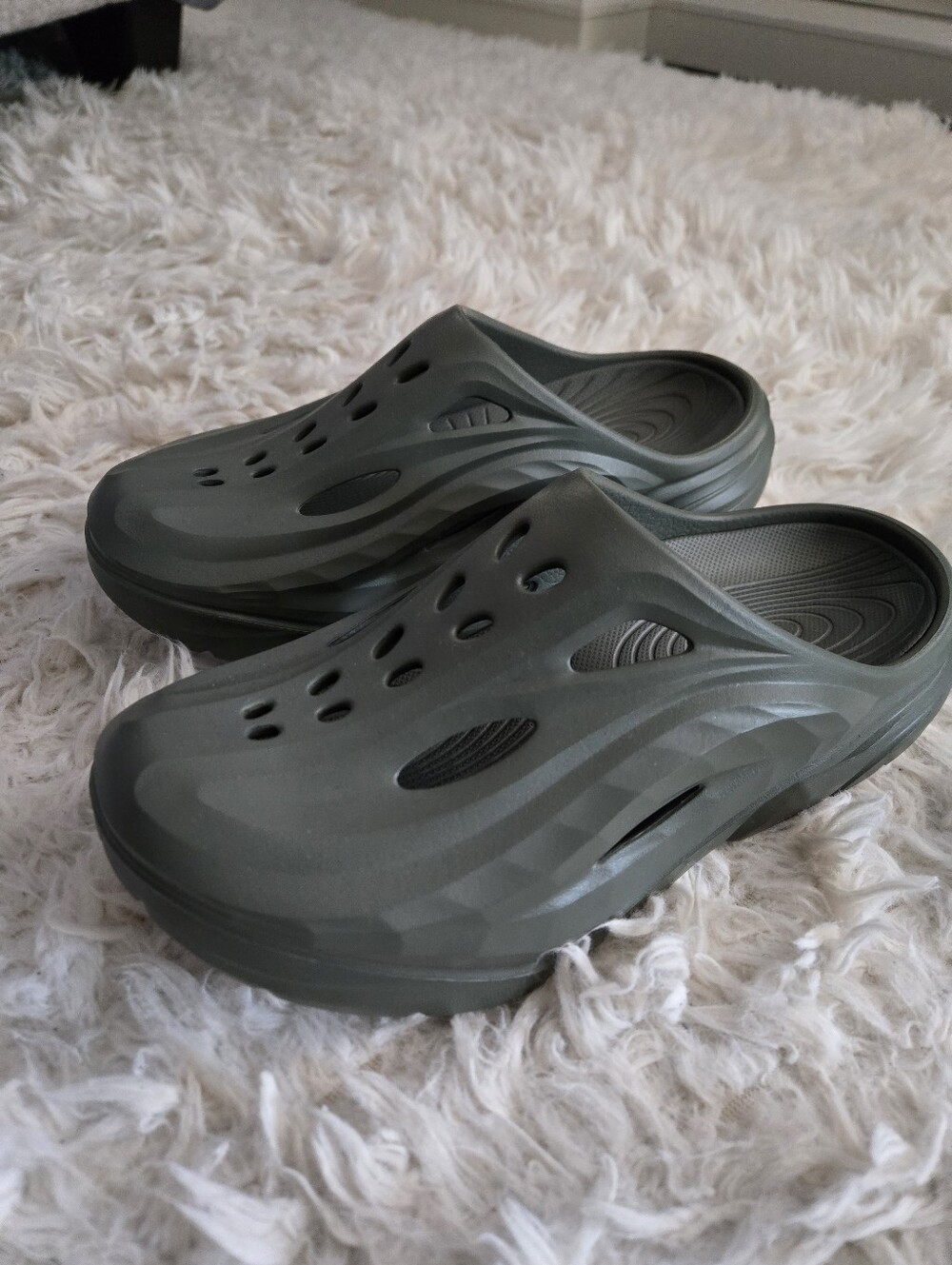 Hoka Casual Slip-On in Olive Green